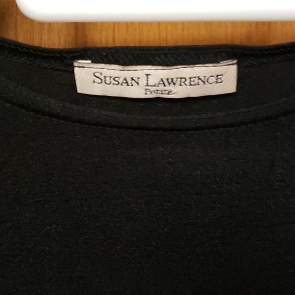 Tower Bridge Graphic Top - Picture 4 of 4